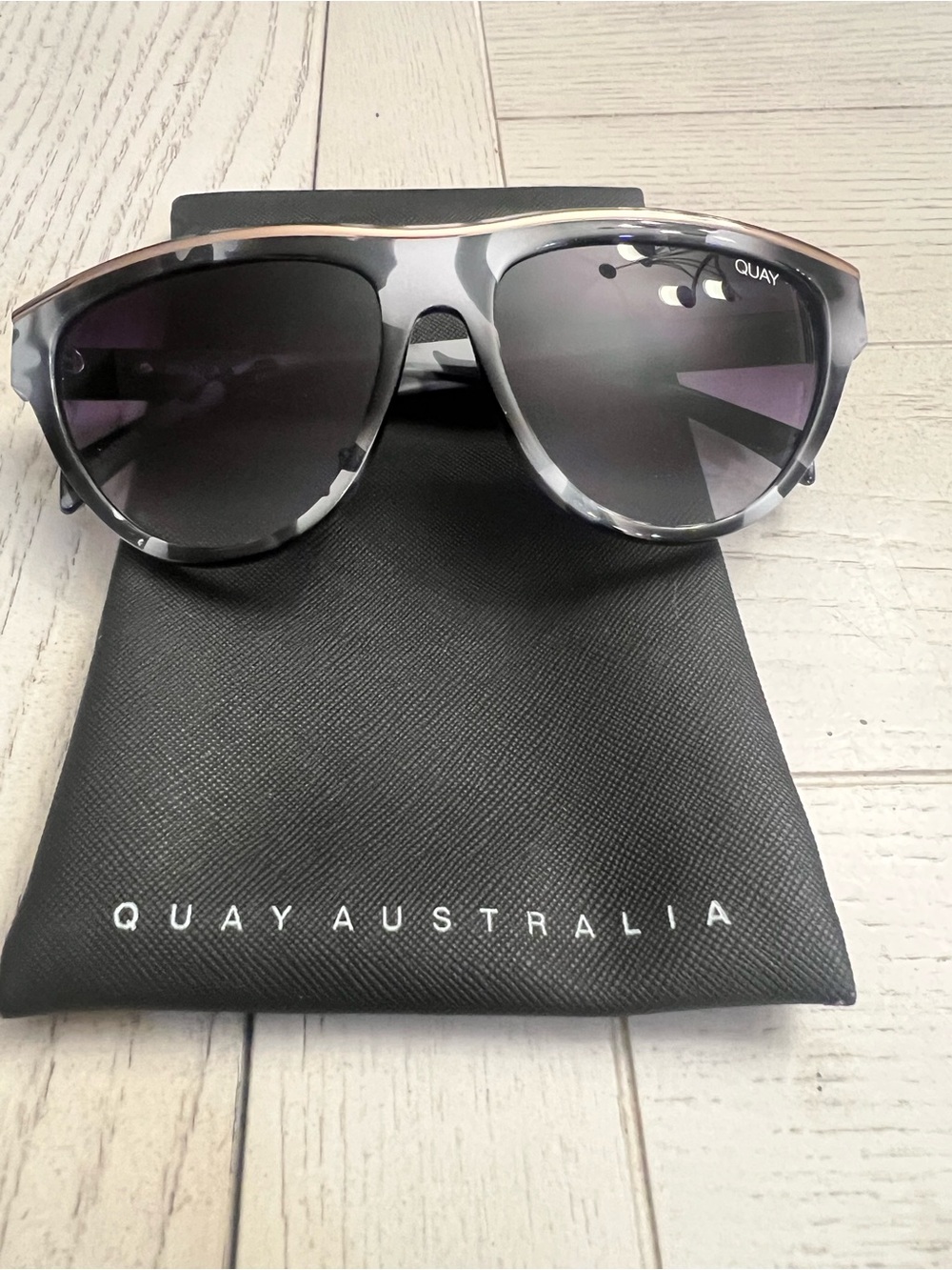 Quay Australia “Flight Risk” Grey Tortoiseshell Sunglasses with Gold Brow Accent